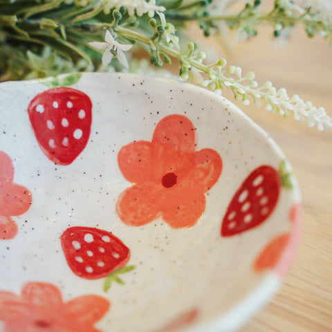 April | Gingham Berry Platter